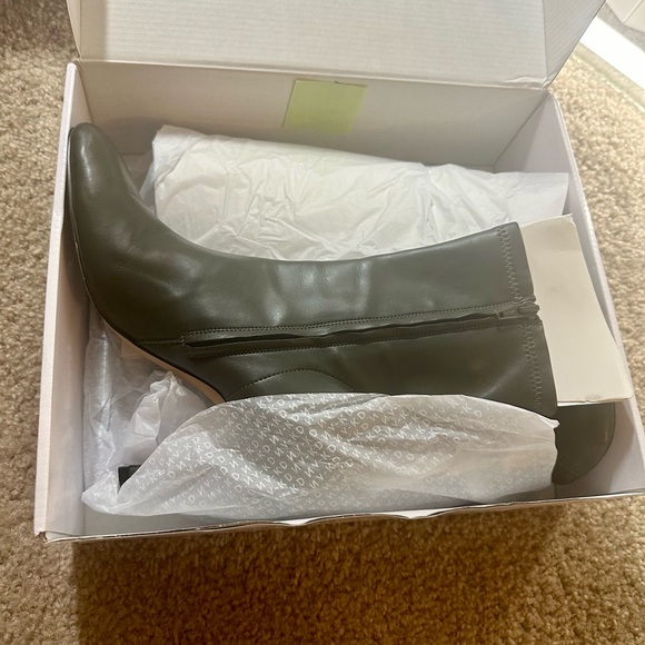 NA-KD | Rounded Toe Ankle Boots in Khaki Green, size 39 EU / 8.5 US - Picture 10 of 10